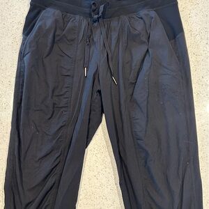 Lululemon dance studio joggers black size 6